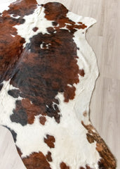 Exotic Tricolor Cowhide Rug (Size: 210 X 200 CM)