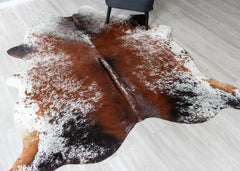 Salt Pepper Tri-Color Cowhide Rug (Size: 220 x 210 CM)