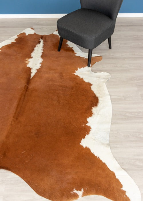 Hereford Brown And White Cowhide Rug (Size: 230 x 200 CM)