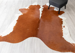 Hereford Brown And White Cowhide Rug (Size: 220 x 230 CM)