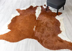Hereford Brown And White Cowhide Rug (Size: 220 x 210 CM)