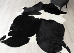 Black And White Cowhide Rug (Size: 240 x 180 CM)