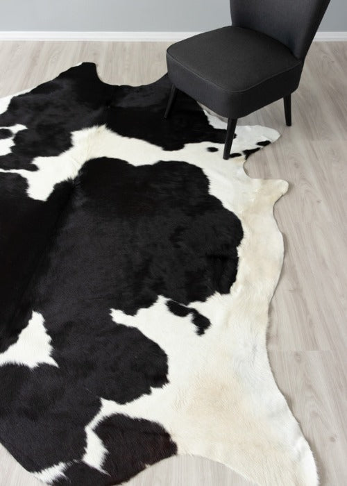 Black And White Cowhide Rug (Size: 240 x 220 CM)