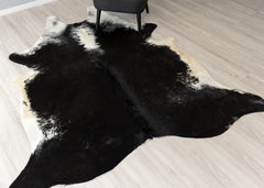 Hereford Black And White Cowhide Rug (Size: 220 x 200 CM)