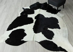 Black And White Cowhide Rug (Size: 250 x 200 CM)