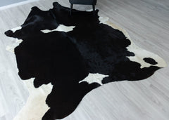 Black And White Cowhide Rug (Size: 270 x 210 CM)