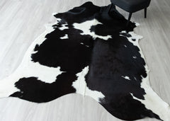 Black And White Cowhide Rug (Size: 250 x 200 CM)