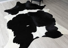 Black And White Cowhide Rug (Size: 260 x 200 CM)
