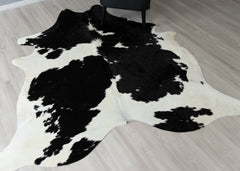 Black And White Cowhide Rug (Size: 210 x 200 CM)