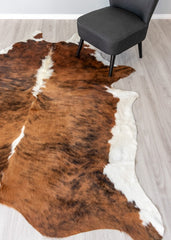 Medium White Spine Belly Brindle Cowhide Rug (Size: 230 x 210 CM)