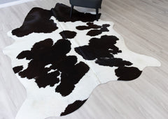 Black And White Cowhide Rug (Size: 220 X 180 CM)