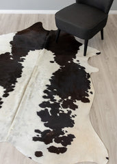 Black And White Cowhide Rug (Size: 210 X 170 CM)