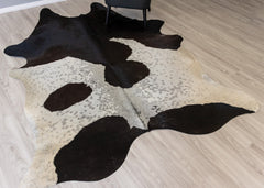Black And White Cowhide Rug (Size: 260 X 200 CM)