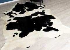 Black And White Cowhide Rug (Size: 270 X 210 CM)