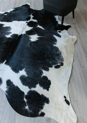Black And White Cowhide Rug (Size: 280 X 220 CM) CHR1935