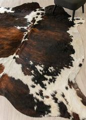 Exotic Tricolor Cowhide Rug (Size: 270 X 220 CM) CHR1942