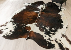 Exotic Tricolor Cowhide Rug (Size: 270 X 220 CM) CHR1942