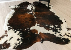 Exotic Tricolor Cowhide Rug (Size: 270 X 220 CM) CHR1942