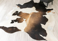 (Rare) Metallic/Rustic Cowhide Rug (Size: 250 X 200 CM) CHR2207