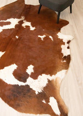 Exotic Tricolor Cowhide Rug (Size: 250 X 200 CM) CHR2214