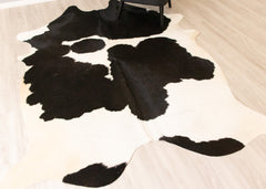 Black And White Cowhide Rug (Size: 240 X 180 CM) CHR2221