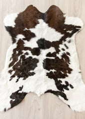 Calfskin - Black/White (Size: 130 X 105 CM)