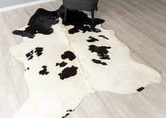 Black And White Cowhide Rug (Size: 220 X 170 CM)