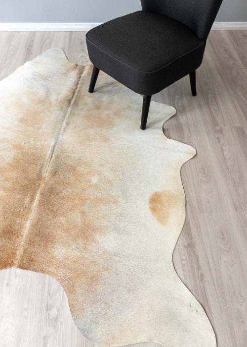 Beige And White Cowhide Rug (Size: 220 X 170 CM)
