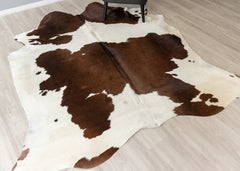 Chocolate Tan Cowhide Rug (Size: 210 X 220 CM)