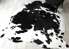 Black And White Cowhide Rug (Size: 230 X 180 CM) CHR2701