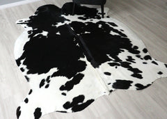 Black And White Cowhide Rug (Size: 230 X 180 CM) CHR2701