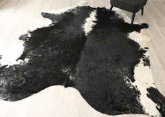 (Rare) Hereford Black And White Cowhide Rug (Size: 270 x 230 CM) CHR2712