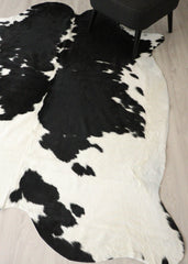 Black And White Cowhide Rug (Size: 230 X 200 CM) CHR2726