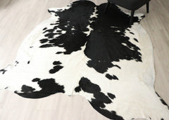 Black And White Cowhide Rug (Size: 230 X 200 CM) CHR2726