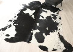 Black And White Cowhide Rug (Size: 230 X 210 CM) CHR2731