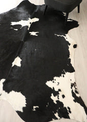 Black And White Cowhide Rug (Size: 240 X 200 CM) CHR2734