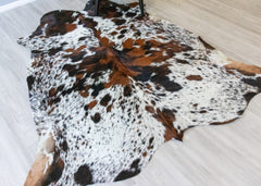 Exotic Tricolor Cowhide Rug (Size: 210 X 190 CM) CHR1877