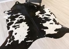 Black And White Cowhide Rug (Size: 250 X 200 CM) CHR2155