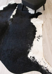 Hereford Black And White Cowhide Rug (Size: 230 x 210 CM) CHR2061