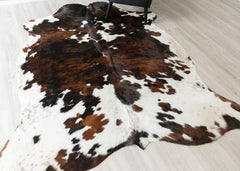 Exotic Tricolor Cowhide Rug (Size: 250 X 200 CM) CHR2641