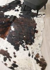 Exotic Tricolor Cowhide Rug (Size: 240 X 200 CM) CHR2642
