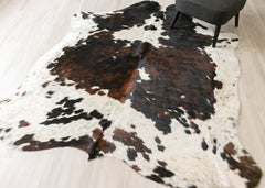 Exotic Tricolor Cowhide Rug (Size: 240 X 200 CM) CHR2642