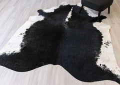Hereford Black And White Cowhide Rug (Size: 230 x 210 CM) CHR2061
