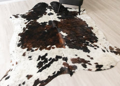 Exotic Tricolor Cowhide Rug (Size: 240 X 200 CM) CHR2642