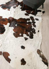 Exotic Tricolor Cowhide Rug (Size: 240 X 220 CM) CHR2644