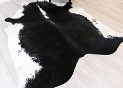 Hereford Black And White Cowhide Rug (Size: 230 x 210 CM) CHR2061