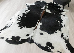 Black And White Cowhide Rug (Size: 250 X 210 CM) CHR2646
