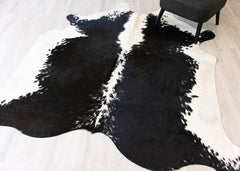 Hereford Black And White Cowhide Rug (Size: 210 x 200 CM) CHR2062