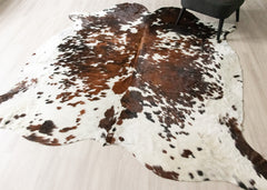 Exotic Tricolor Cowhide Rug (Size: 240 X 220 CM) CHR2635