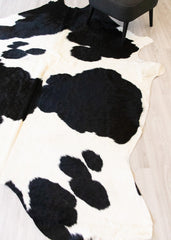 Black And White Cowhide Rug (Size: 270 X 200 CM) CHR2091